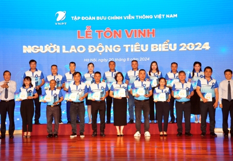 03 gương sáng trong lao động VNPT địa bàn Hà Nội được vinh danh tại Lễ tôn vinh Người lao động tiêu biểu Tập đoàn VNPT